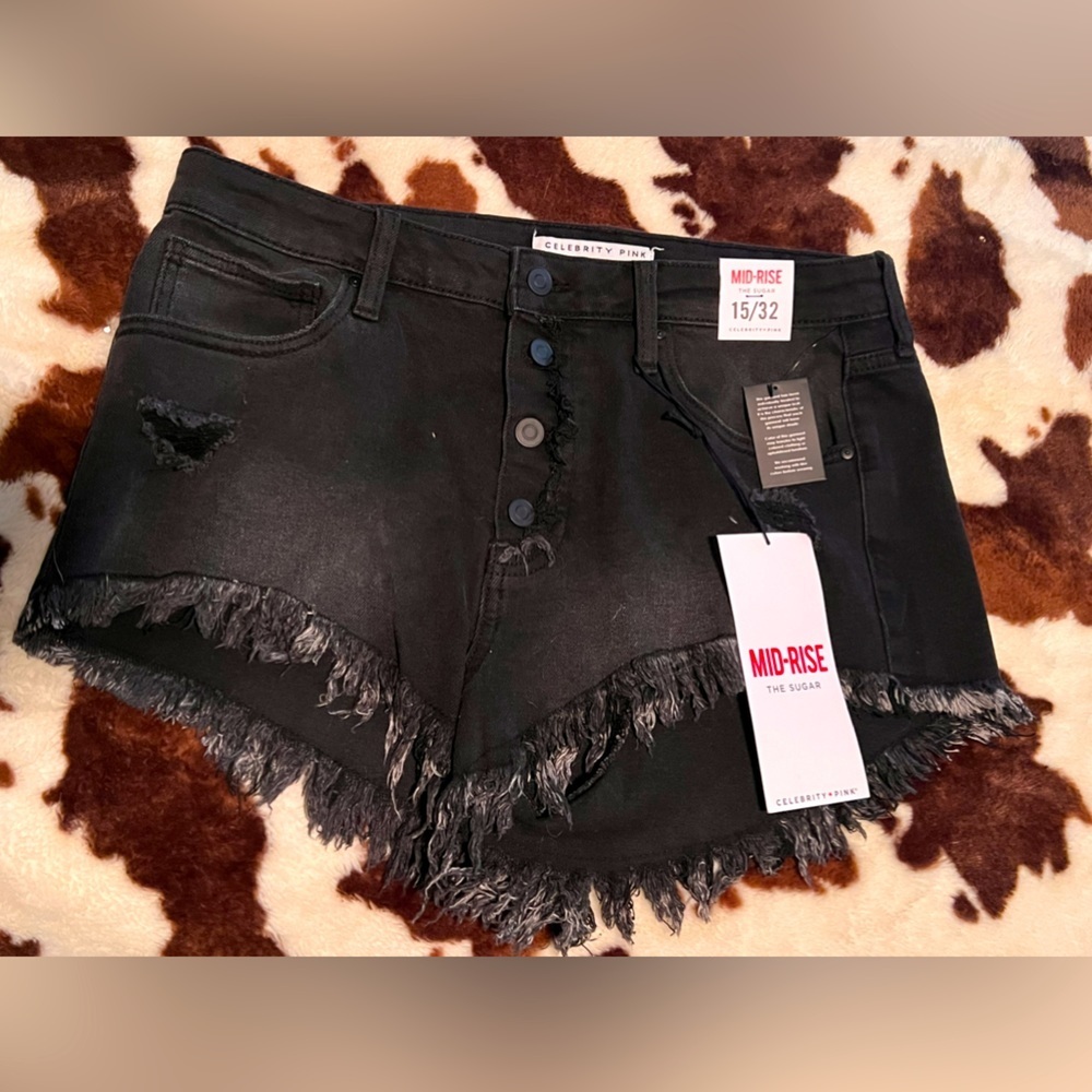 Black cut off shorts 🖤